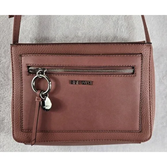 Nine West Crossbody Bag Faux Leather 10"x7.5" Shoulder Purse Adjustable Strap - Picture 1 of 9